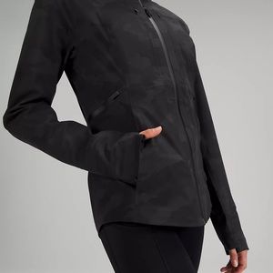 NWT lululemon Break a trail jacket size 6 in Camo